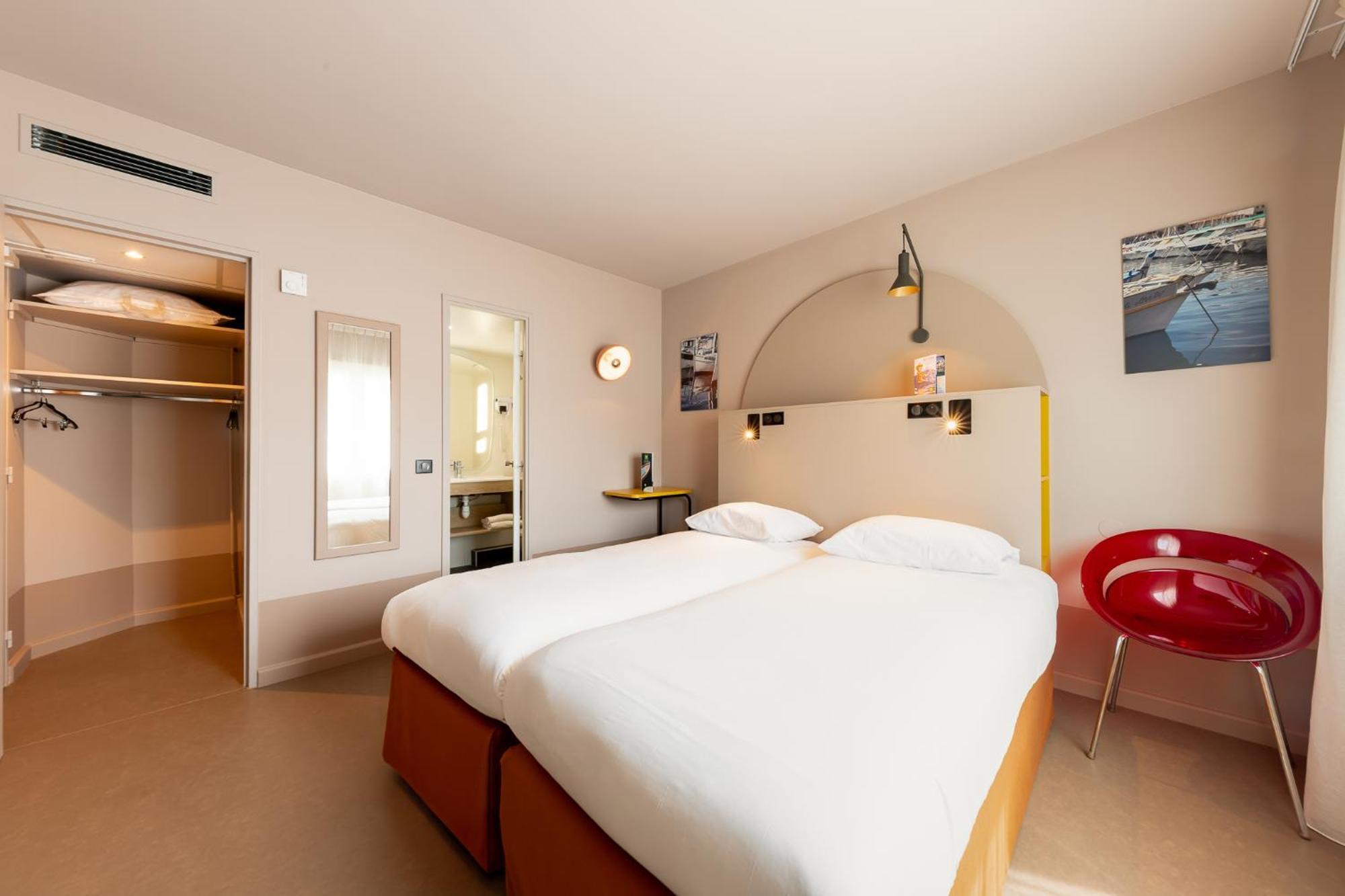 Ibis Styles Marseille Centre Prado Place Castellane Exterior photo
